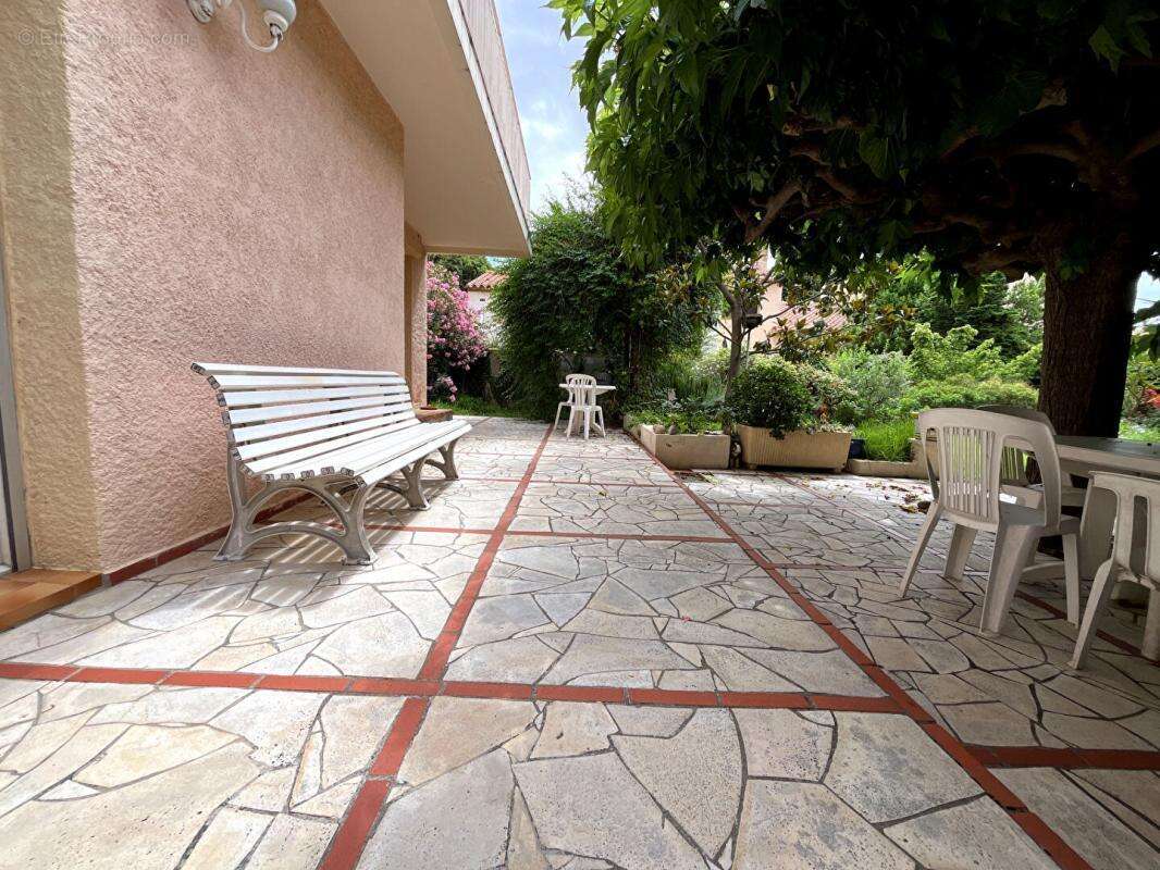 Charmante villa familiale de style Architecte de 184 m² sur un terrain 4 faces piscinable dans un secteur très calme - photo 2