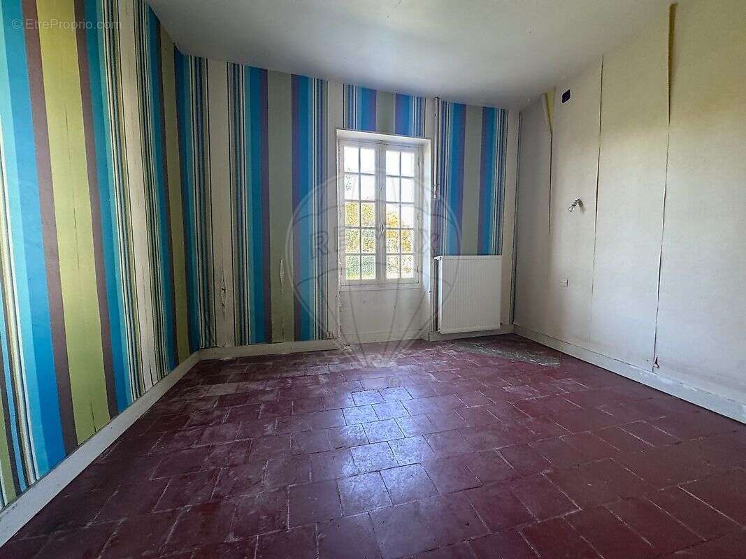 Maison à VARENNES-VAUZELLES