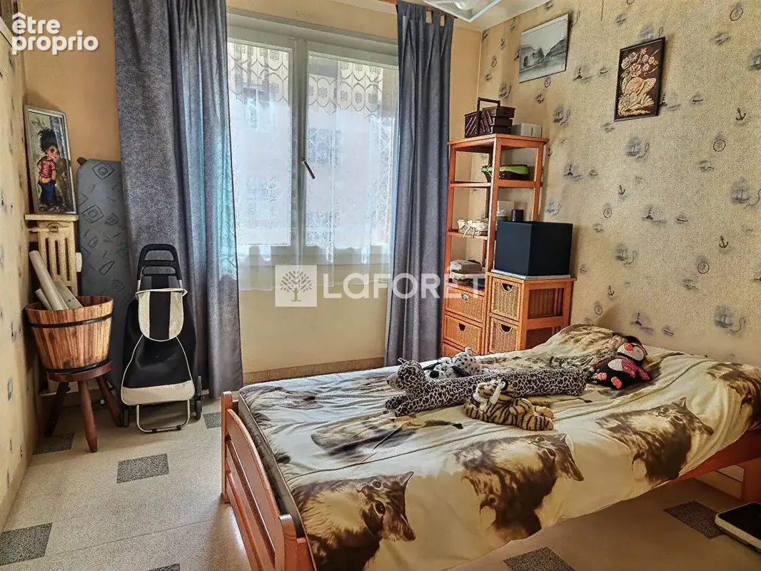 Appartement Toulon 4 pièce(s) 65.85 m2 - photo 6