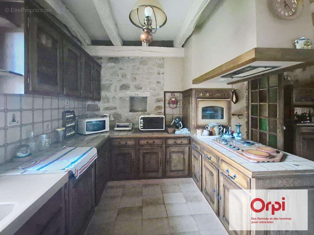 Maison à TERRASSON-LAVILLEDIEU