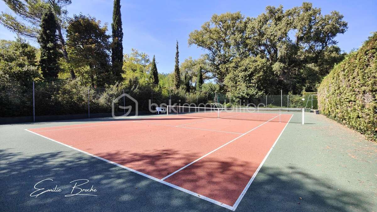 Maison facade pierre avec parc et piscine à Montélimar 240m2 - quartier Bas Géry - photo 6