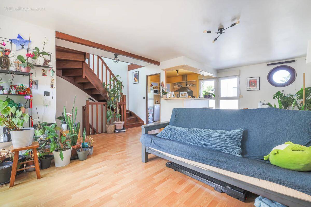 Appartement à SAULX-LES-CHARTREUX