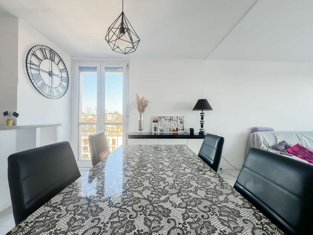 Appartement à PORT-DE-BOUC