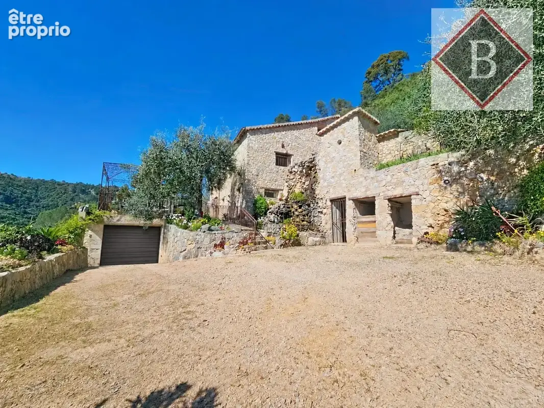 Maison à SAINT-CEZAIRE-SUR-SIAGNE