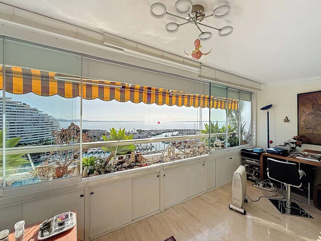 Appartement à VILLENEUVE-LOUBET
