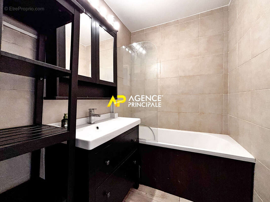 Appartement à SARTROUVILLE