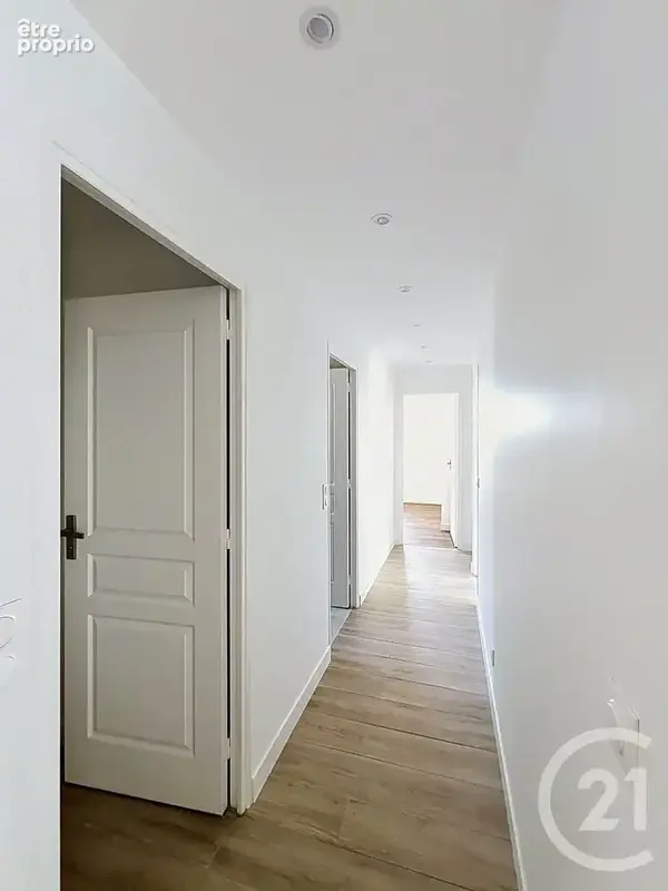 Appartement 4 pièces 83 m² à vendre à Savigny-Le-Temple (77176) - photo 4