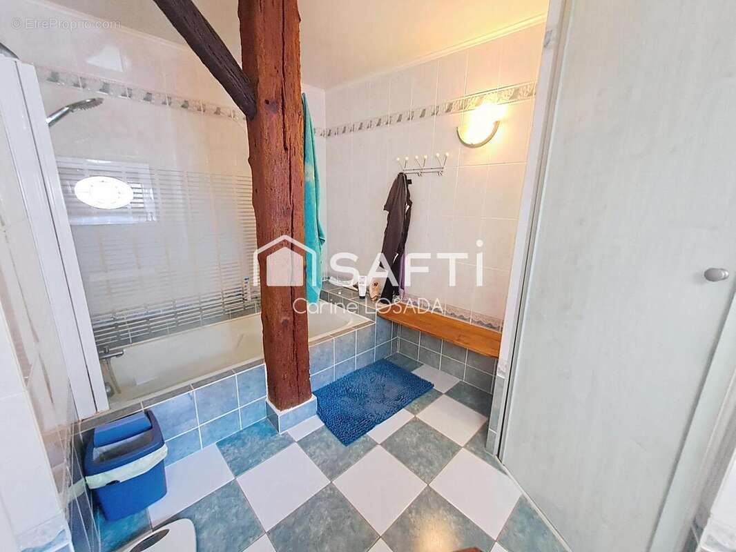Maison 170 m² à Chasnais  - photo 8