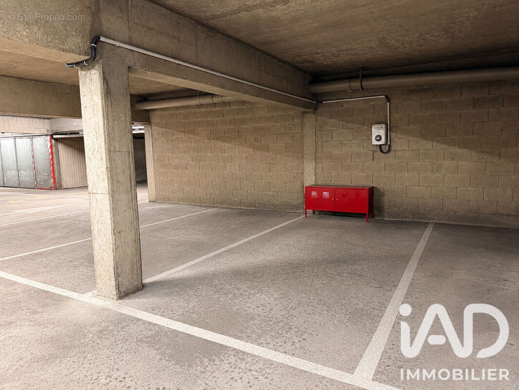 Parking 12 m² à Paris-11e  - photo 5
