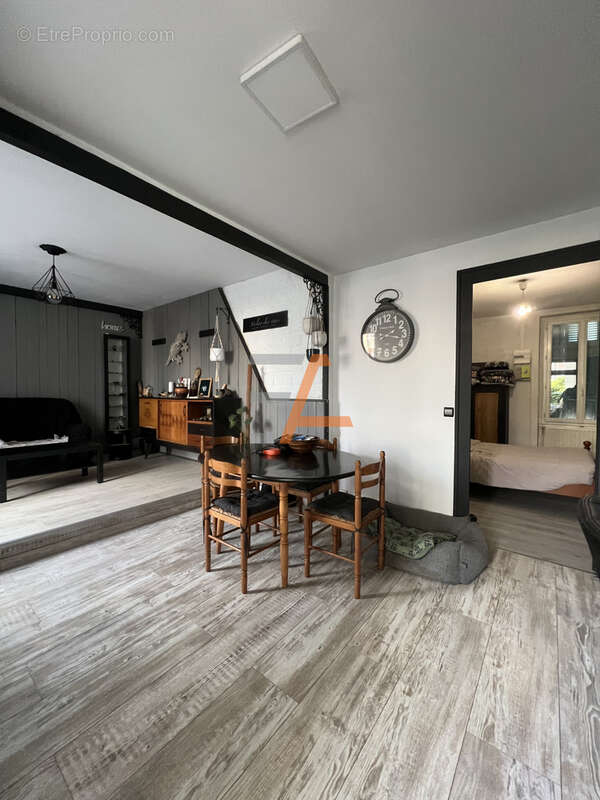 Appartement à FRAISSES