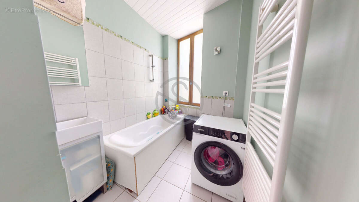 LA FRETTE  38260 - Maison familiale 89 m²  - 4 chambres - Terrain constructible de 529 m² - photo 9