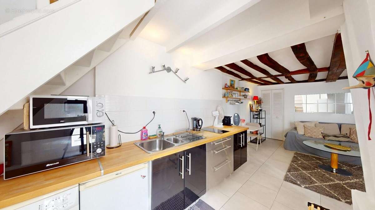 Appartement à PARIS-3E