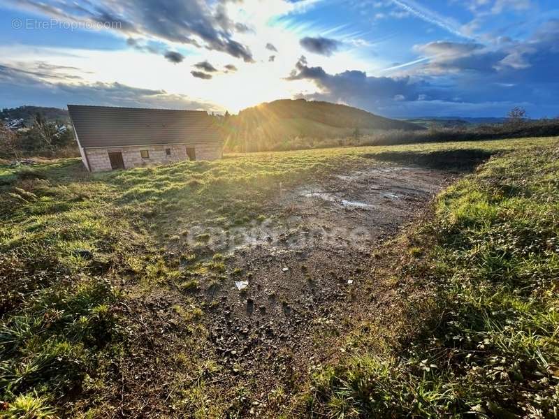 Terrain à MONTCENIS