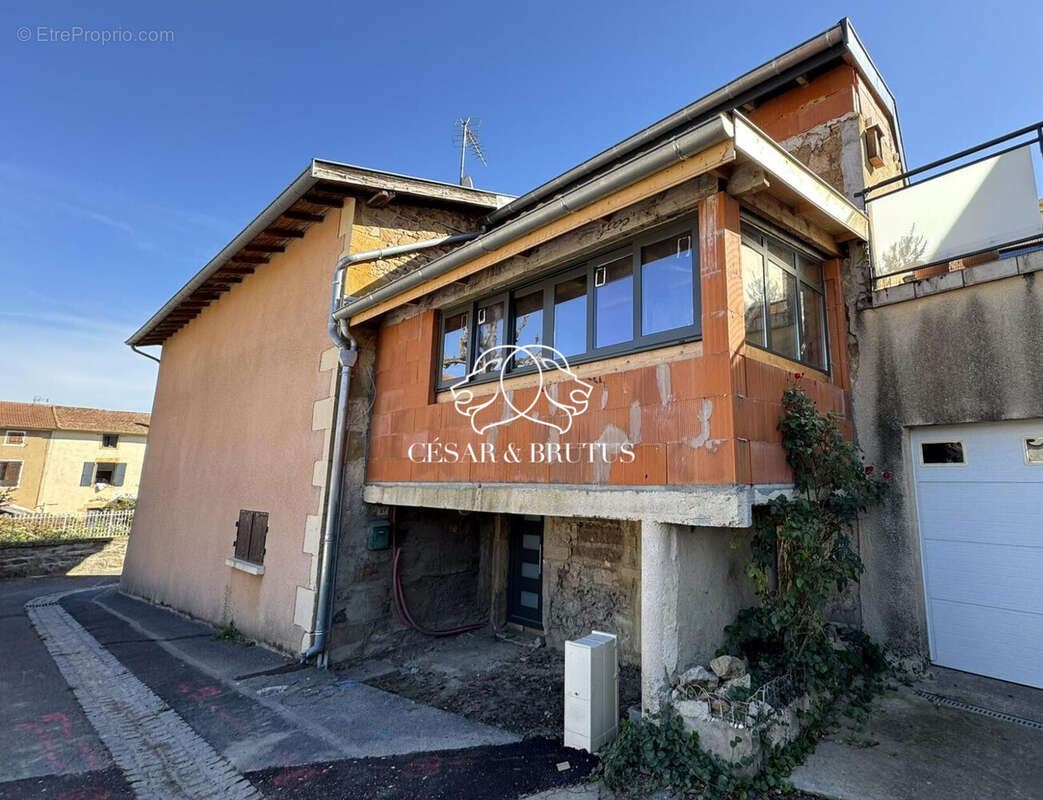 Maison à SAINT-VERAND