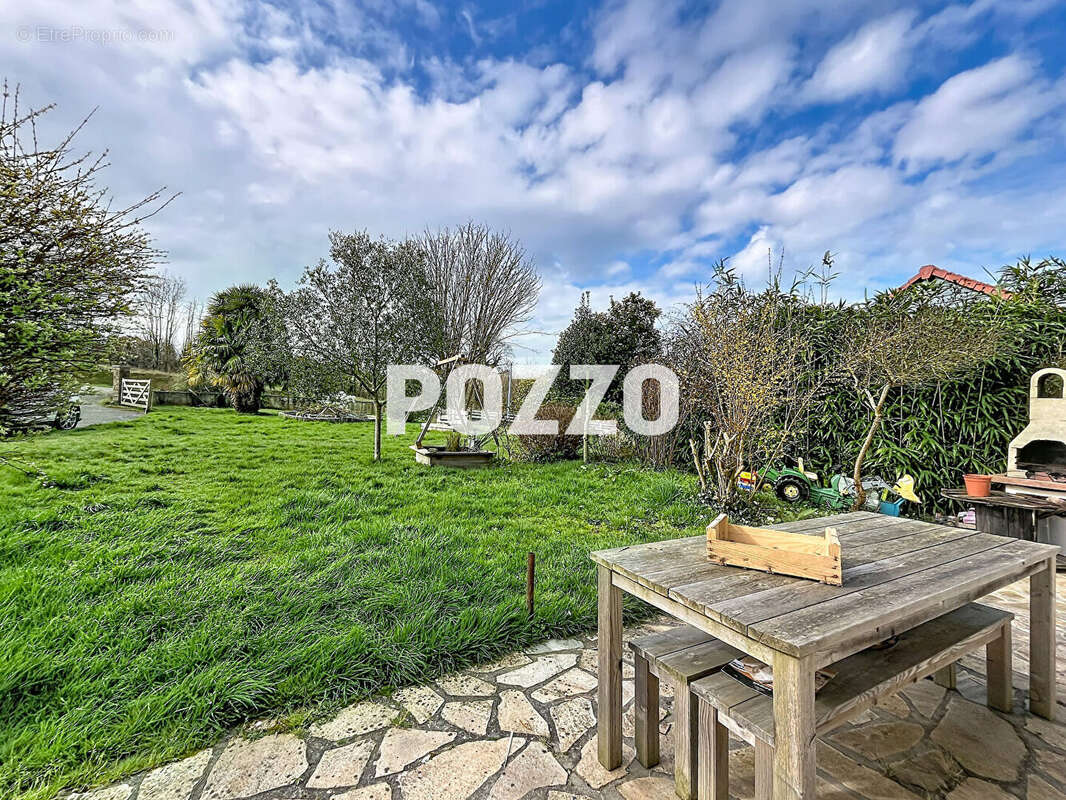 Maison à SAINT-PLANCHERS