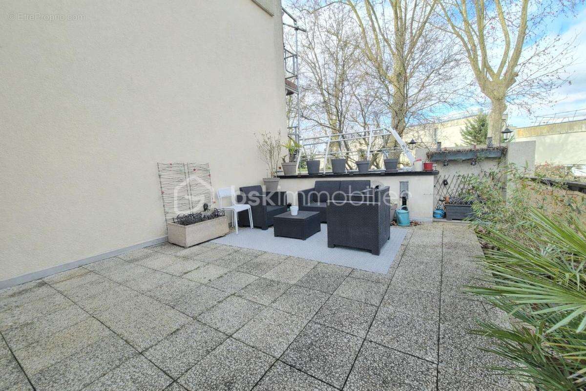 Appartement à COURCOURONNES