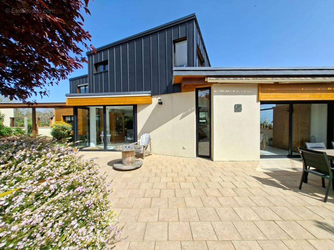 Maison à LOCQUIREC