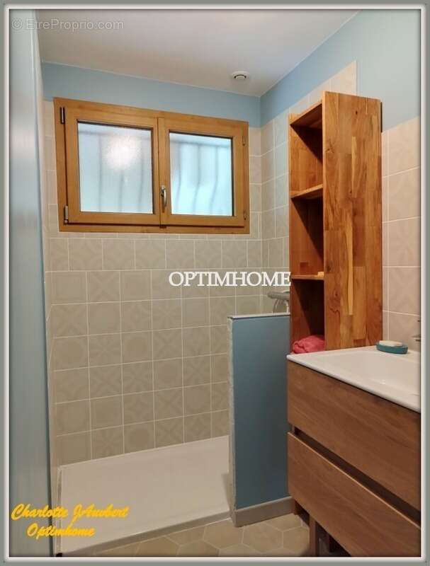 Maison à LA ROCHE-CHALAIS