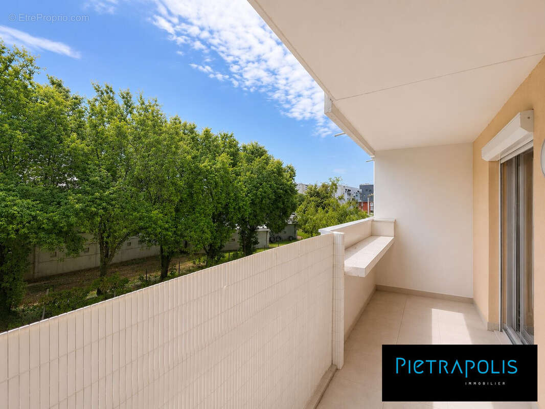Appartement à DECINES-CHARPIEU