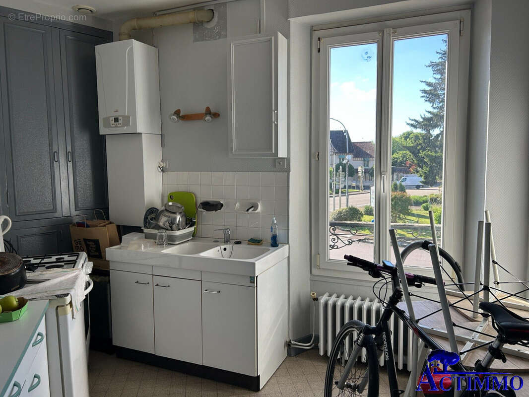 T2 1er étage - Appartement à JOIGNY
