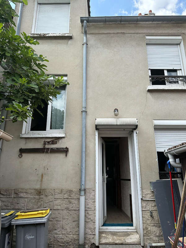 Maison à LE THILLAY