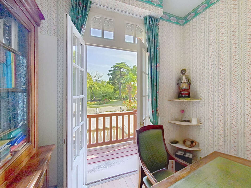 EXCLUSIVITE - VARAVILLE -  Proche mer. Villa Anglo-Normande d'exception et son parc. - photo 13