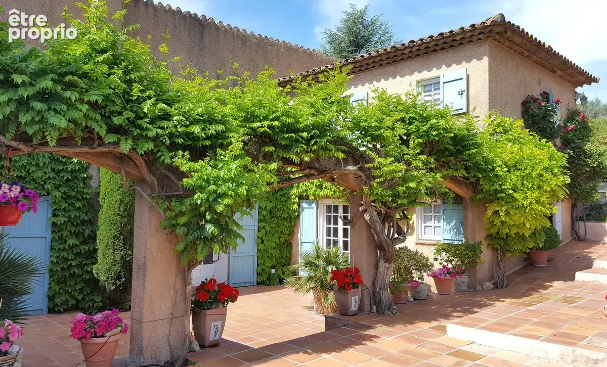 Exclusivite ancien moulin de caractere de 250m2 sur terrain de 2447m2 avec piscine et dependances - photo 5