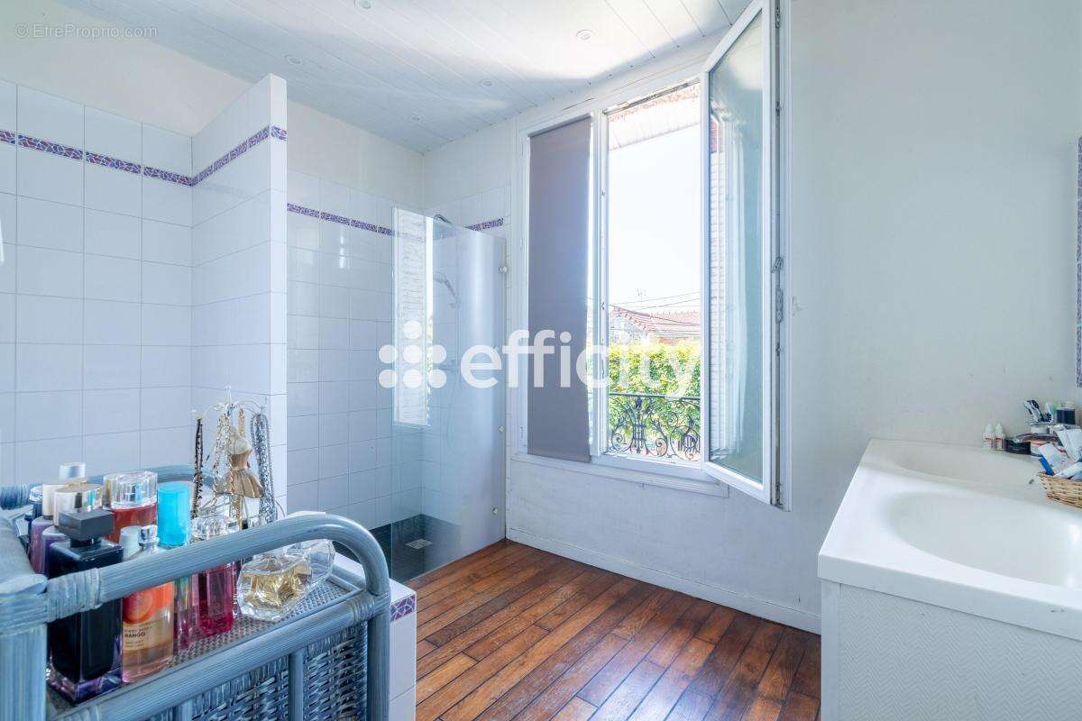 Maison à VILLENEUVE-LE-ROI