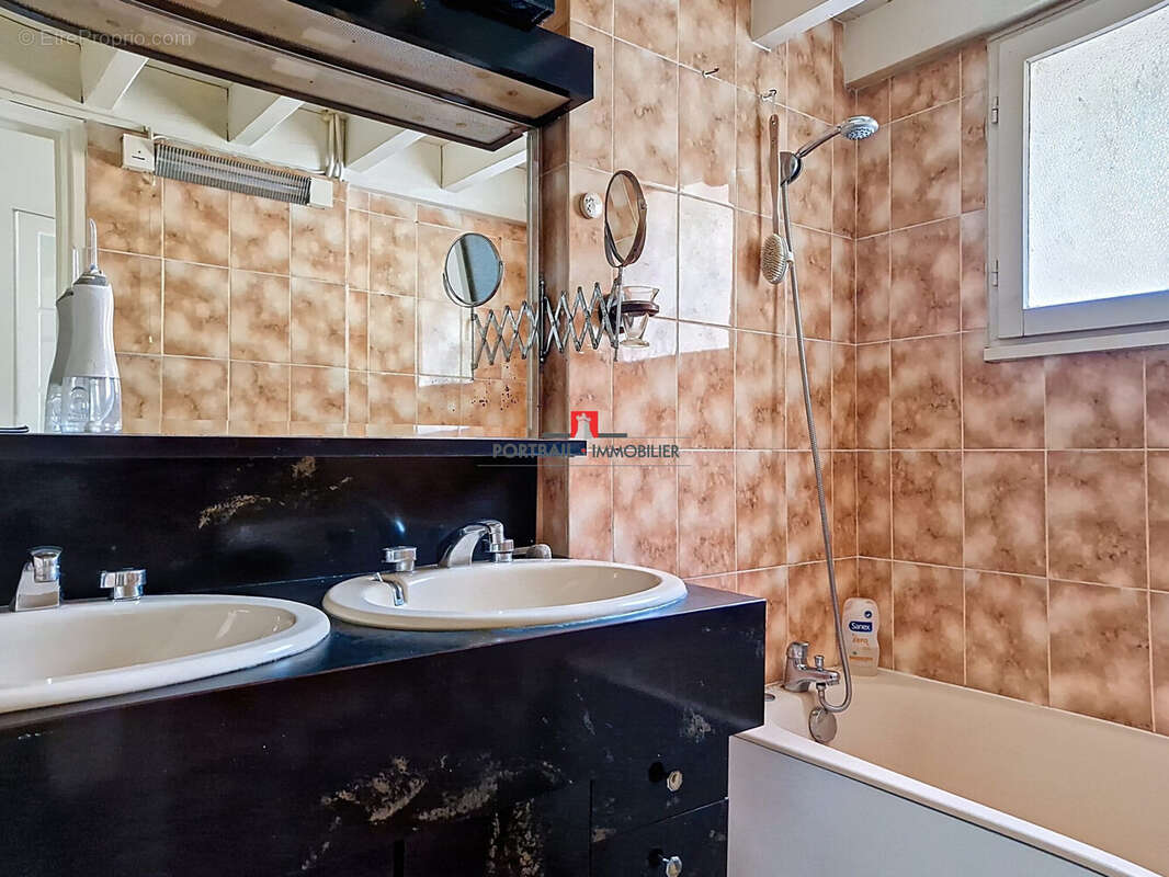 Maison à SAINT-ROMAIN-LA-VIRVEE