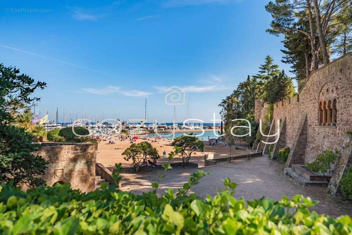 Appartement à MANDELIEU-LA-NAPOULE