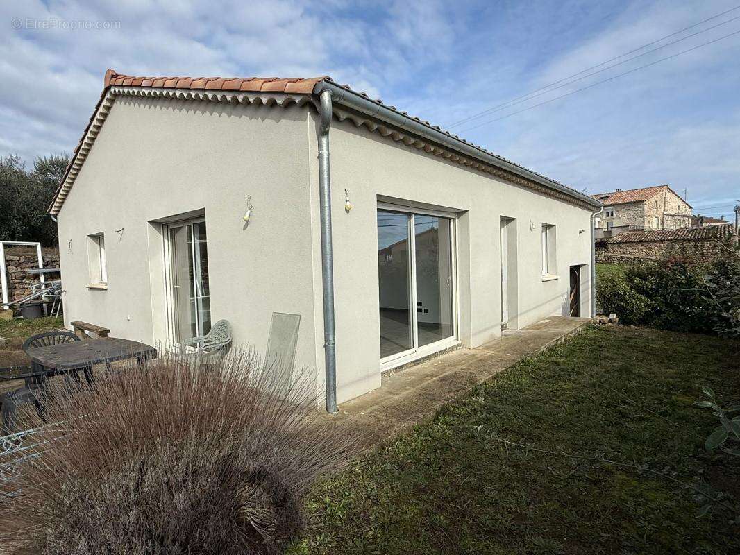 Maison à LABLACHERE