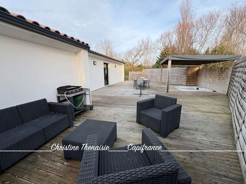 Maison à vendre Contemporaine - 2 chambres avec salle d'eau privative - Grand terrain  SAINT JEAN DE MONTS (85) - photo 8