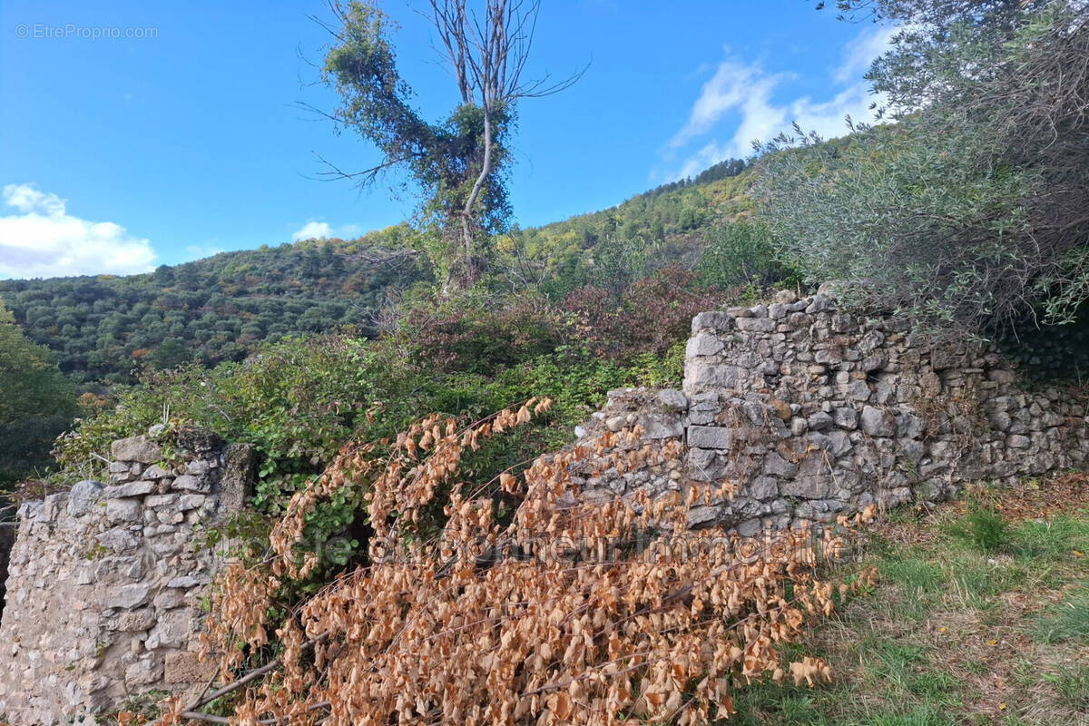 Terrain à MOUSTIERS-SAINTE-MARIE