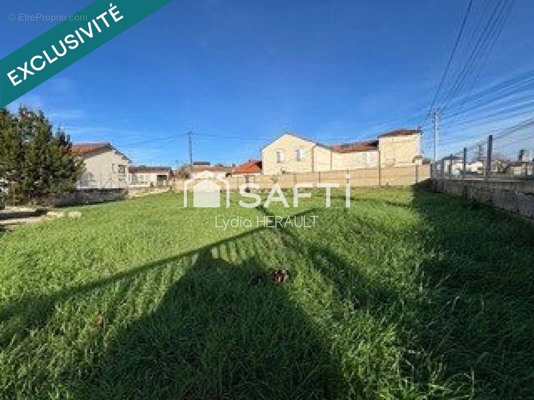 Photo 1 - Terrain à L'ISLE-D'ESPAGNAC