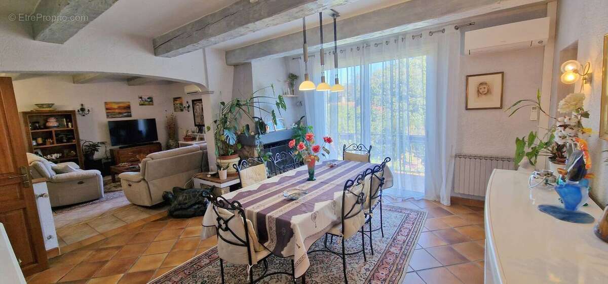 Autre à ROQUEBRUNE-SUR-ARGENS