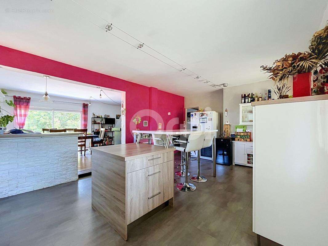 Magnifique maison familiale 230 m² – Terrain 10 500 m² – Favars - photo 5