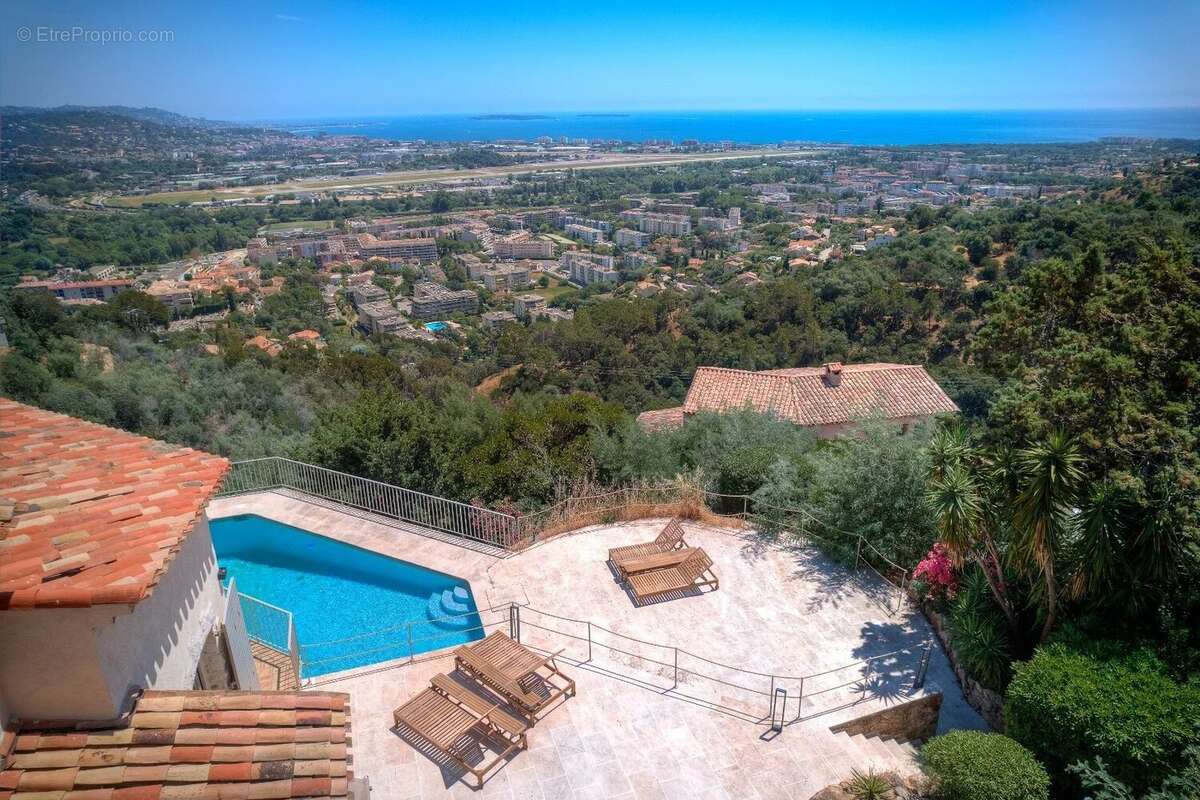 Maison à MANDELIEU-LA-NAPOULE