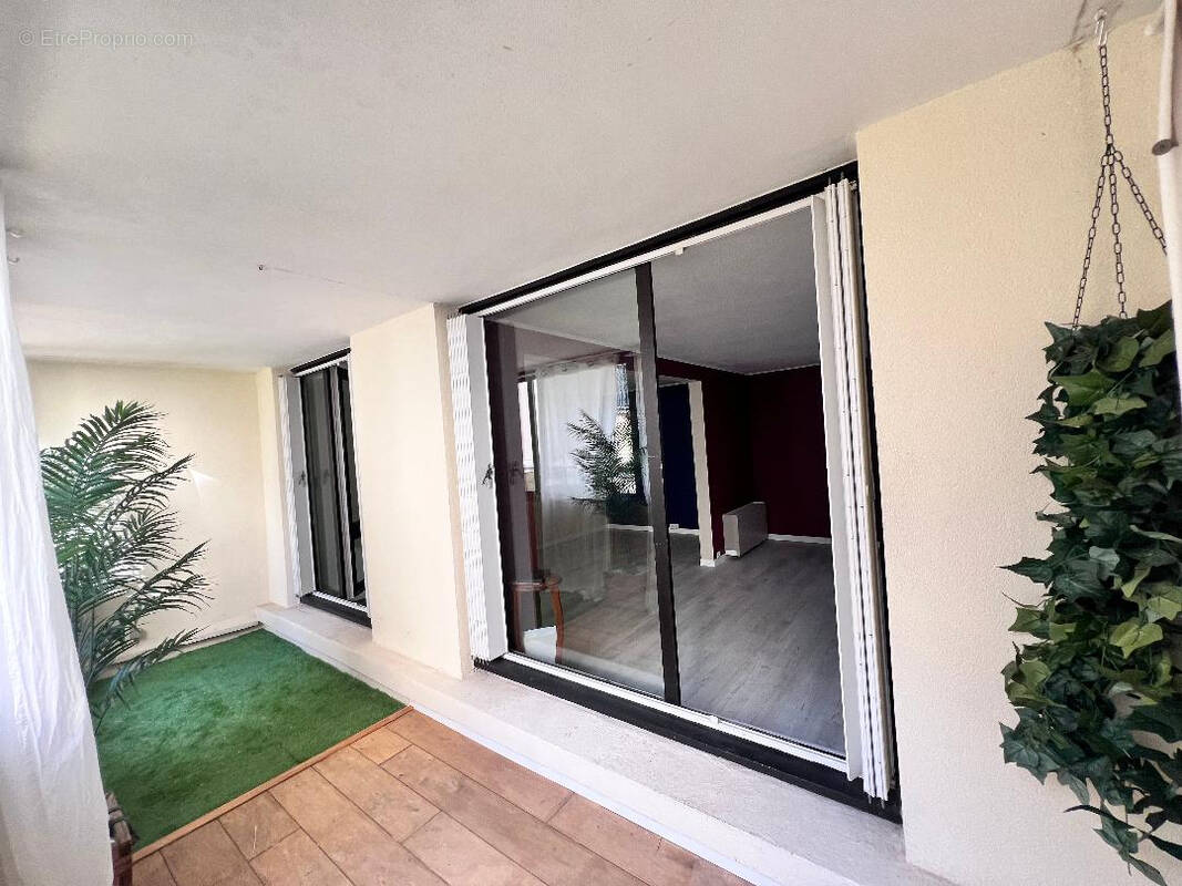 Appartement à SARTROUVILLE