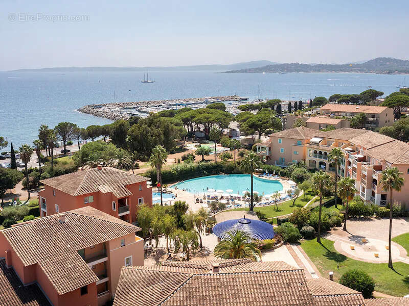 Appartement à ROQUEBRUNE-SUR-ARGENS