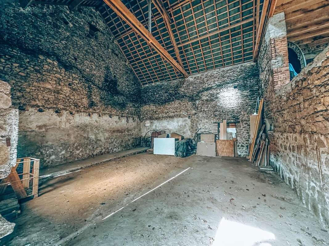 Maison à SAINT-GERVAIS-D&#039;AUVERGNE