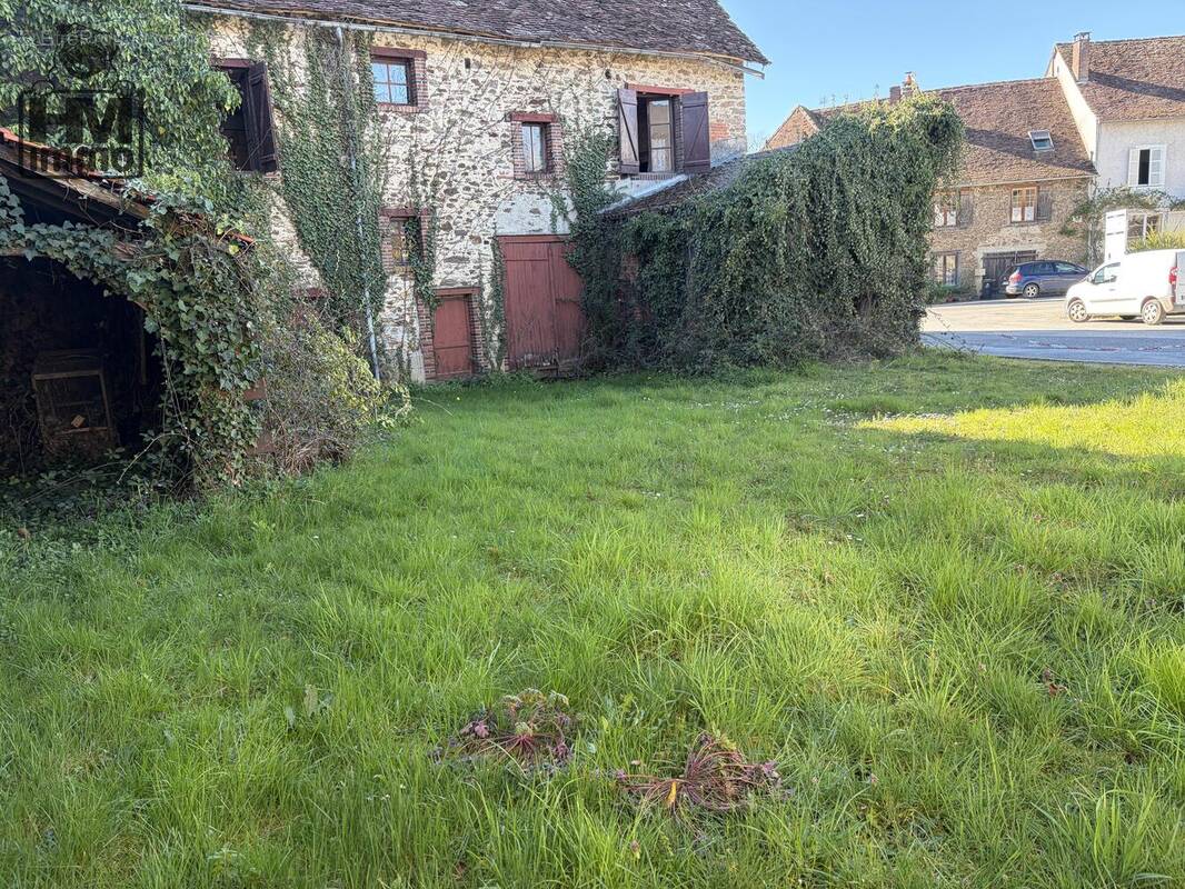 n°4 - Maison à LUBERSAC