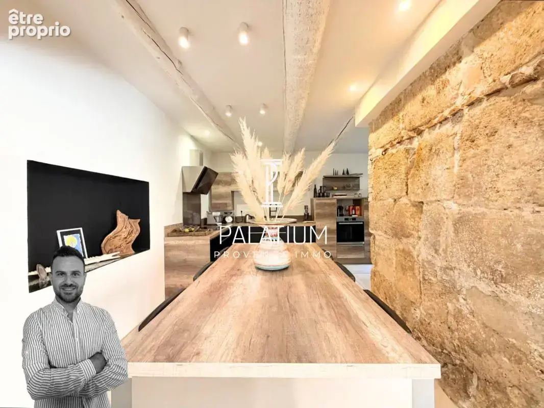Demeure de caractère de 215 m² – Deux bâtisses des XVIe et XVIIIe, cœur de Grans - photo 5