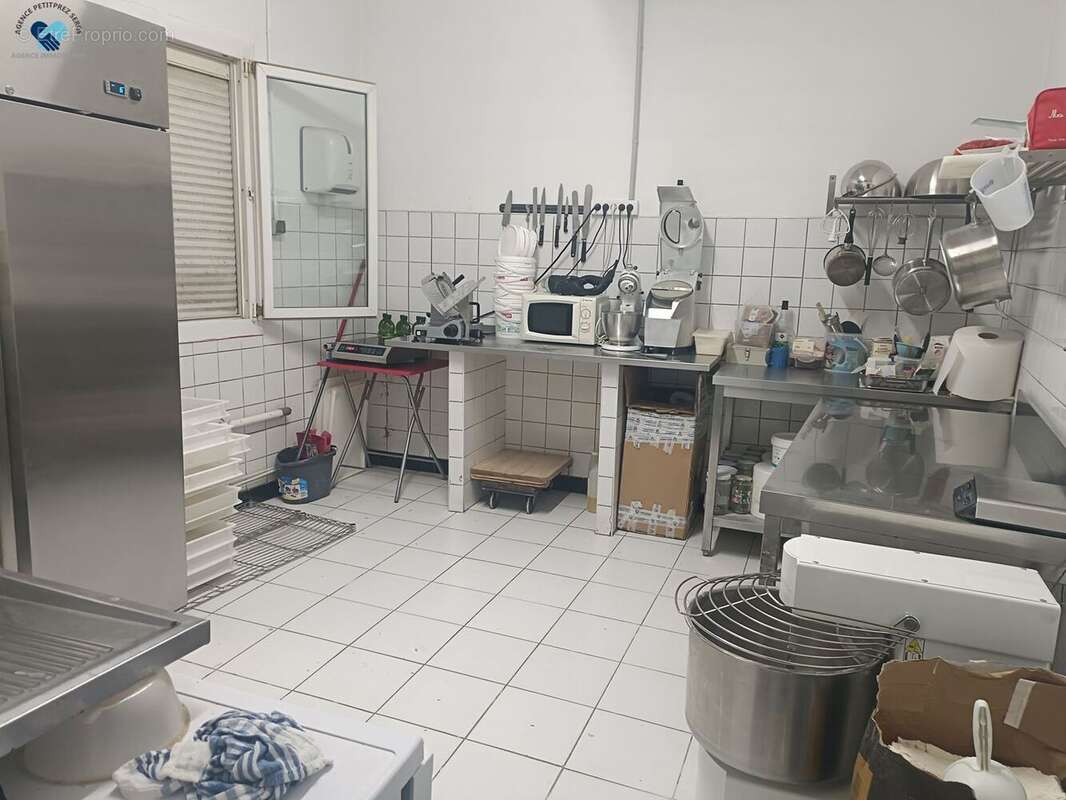 Commerce à VILLENEUVE-TOLOSANE