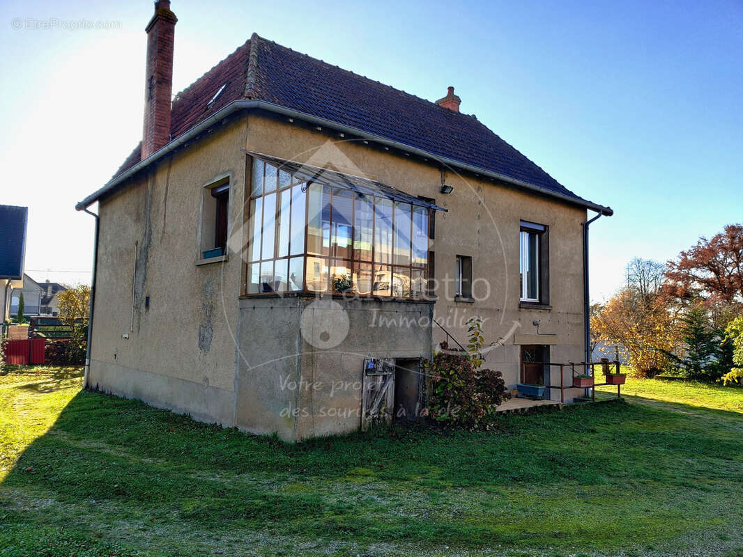 Maison à YZEURE