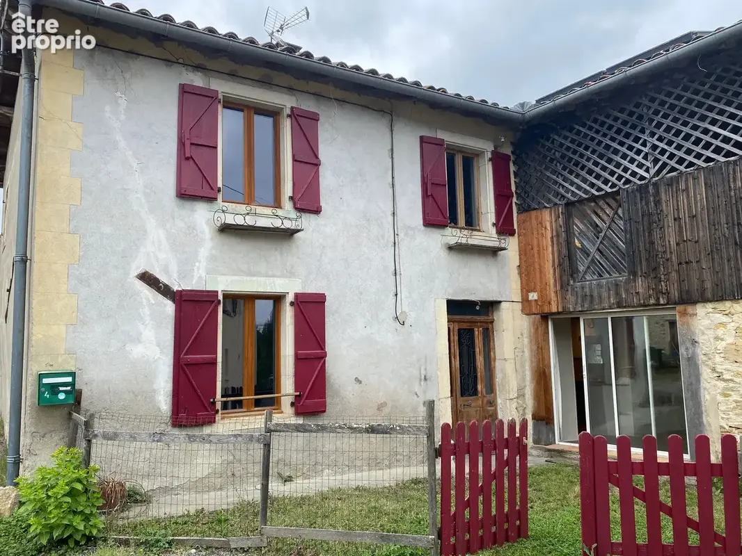 Proche Martres Tolosane, Maison T4 - photo 1