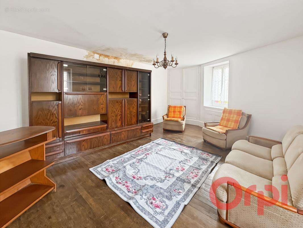 Maison à BRUERE-ALLICHAMPS