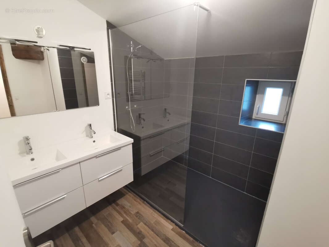 Maison à LES HERBIERS