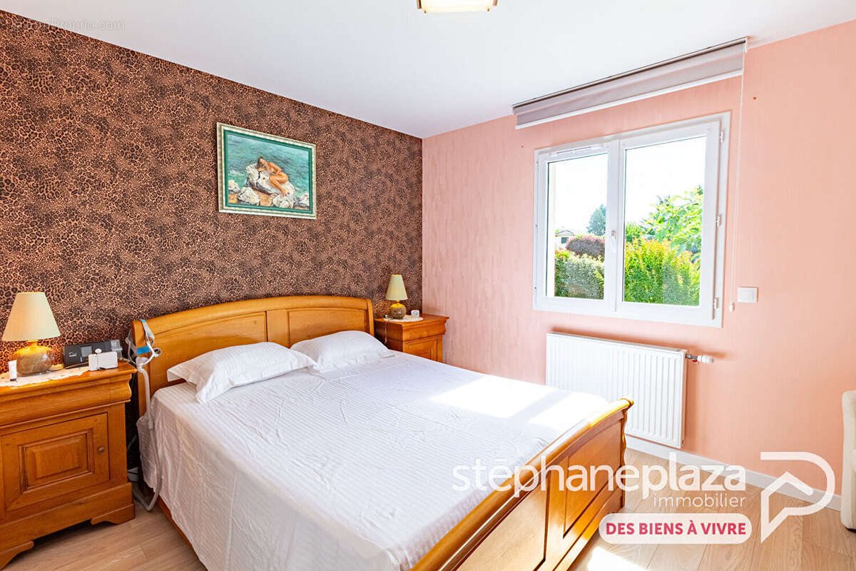Maison plain-pied de 2018 - 93 m² habitables - 3 chambres - Garage - Terrain de 830m - photo 9