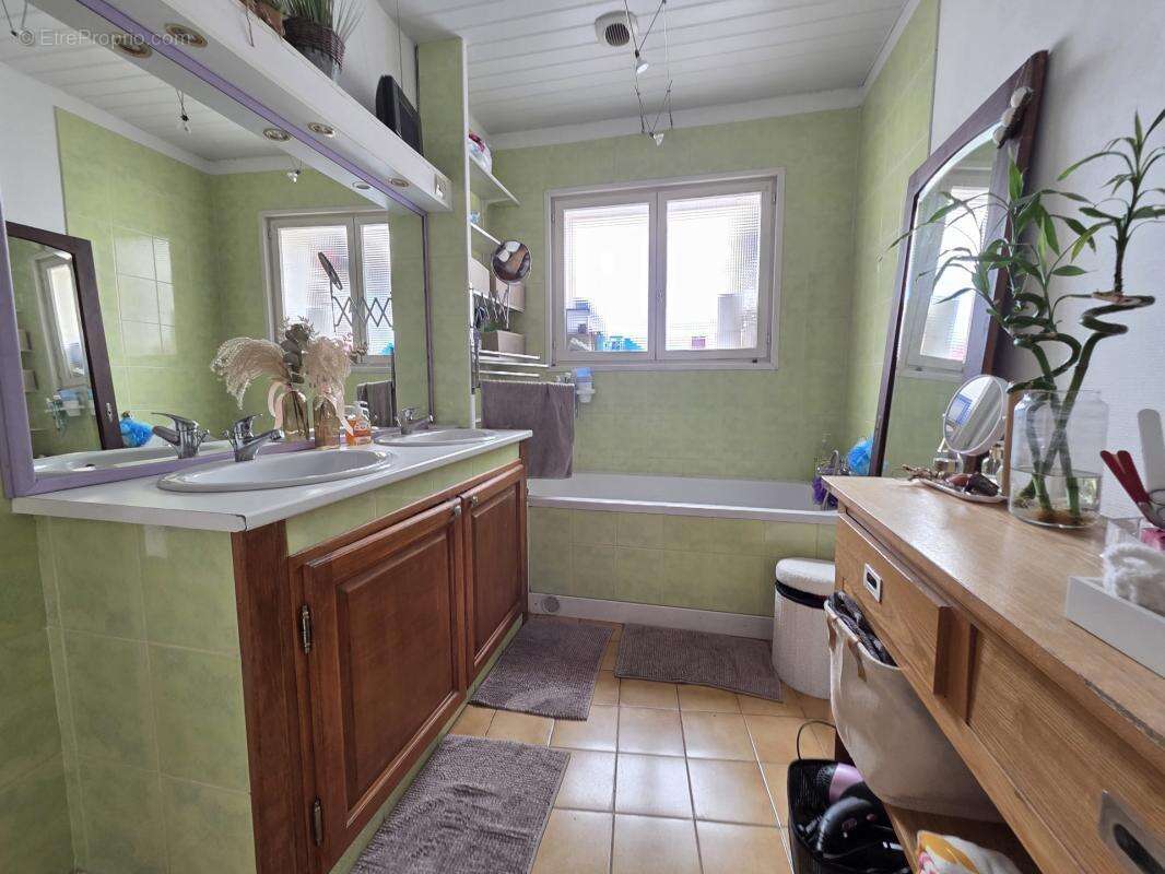Maison briques offrant 134m² hab sur 361m² ac jardin - photo 12