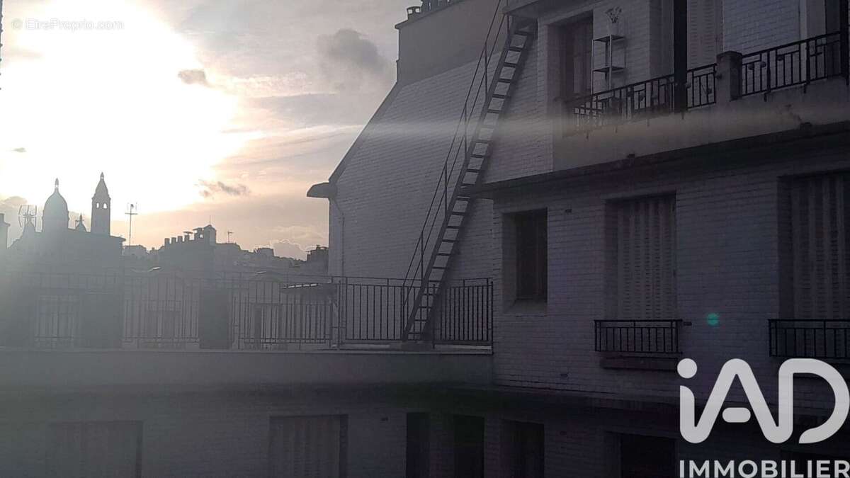 Photo 2 - Appartement à PARIS-18E